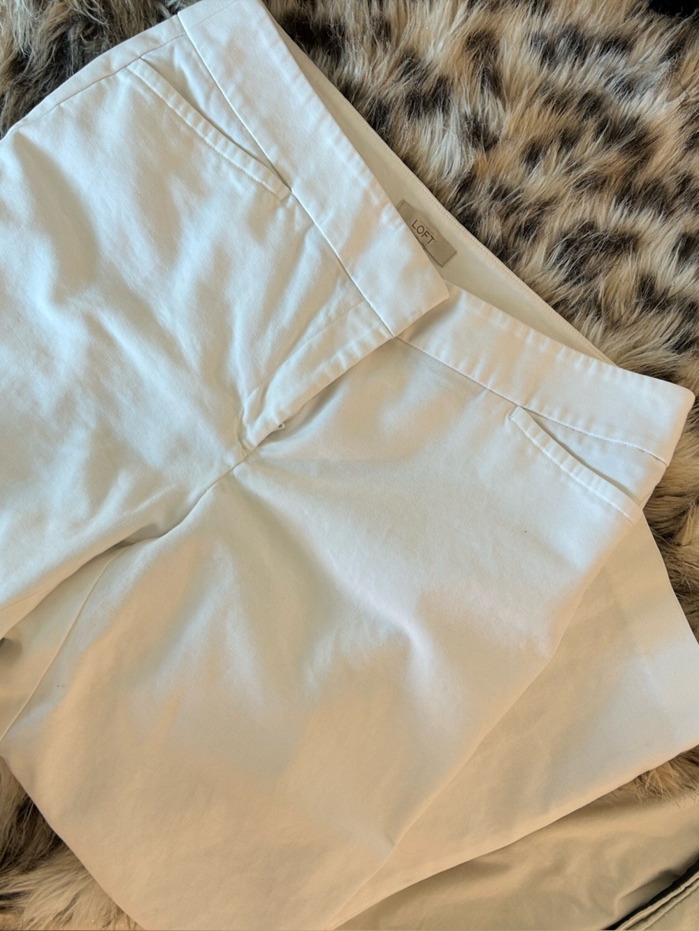 LOFT White Julie Cropped Capri Pants – Size 10